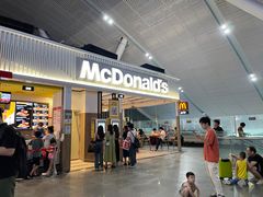 -麦当劳(深圳北站B2检票口楼上)