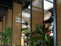 -思念果岭湖畔花房餐厅