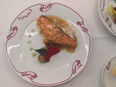 香煎三文鱼配奶油口蘑汁-马克西姆餐厅(崇文门店)