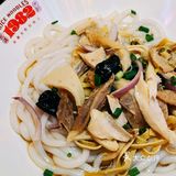 超大肉片的新疆炒米粉我在这里吃到了‼️