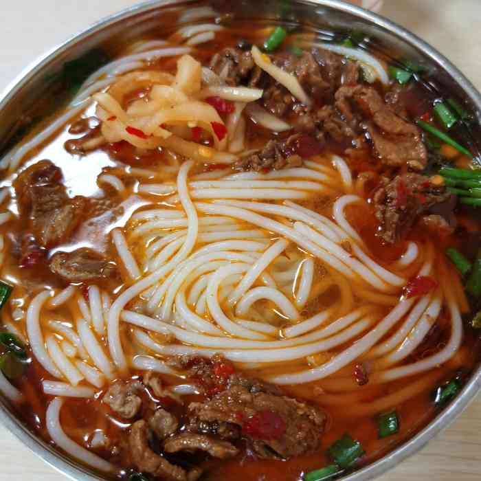 原汤牛肉粉(邵东店)-"昨天在邵东,领导带着我们去吃的一个牛肉粉.