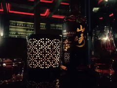 -饮湖威士忌鸡尾酒吧