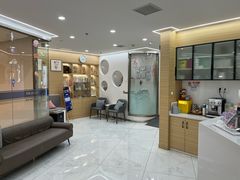 -瑞尔齿科(南京东路名人诊所)