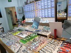 -天空之镜眼镜店蔡司依视路配镜授权零售店(望京颐堤港店)
