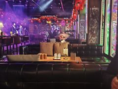 -喜鹊音乐酒馆(西街店)