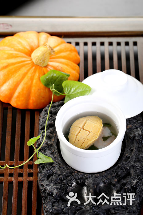 鲜汤鲍鱼盅(位)