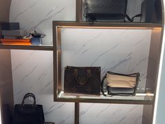 -聚云奢二手奢侈品黄金手表包包回收·中古店(上海店)