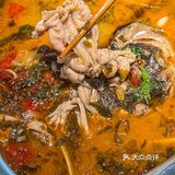 好家伙！头一次吃泡椒酸菜味蛙锅就沦陷了啦  