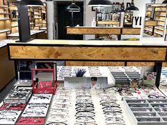 -罗伯特眼镜·蔡司官方授权(罗湖国贸店)