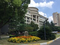 -上海市浦东外事服务学校