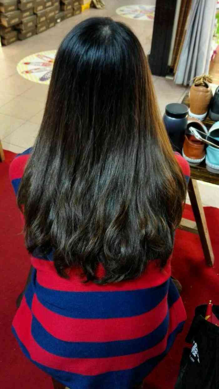 打分 一直在老板手上做的头发,很细心,头发保持度也很长!一如既往!