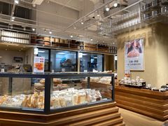 面包甜点陈列柜-七鲜超市(瑞虹天地太阳宫店)