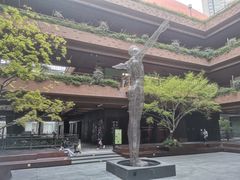 -瑞虹新天地月亮湾