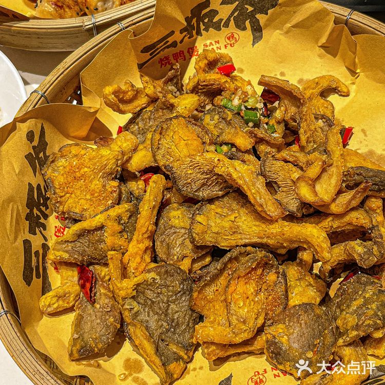 被武汉朋友安利的梅菜扣肉炒饭香迷糊了！！