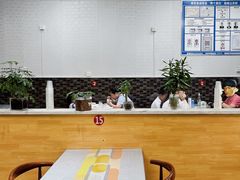 -芳芳餐厅(白沙路店)