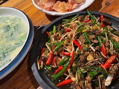 -老滇山寨•云南特色菜•地方菜•民族风情歌舞表演(金碧店)