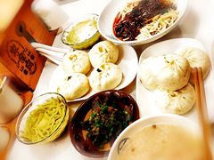 -李与白包子铺(桐梓林店)