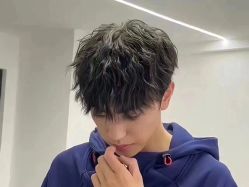 -一家只做男发烫染的店