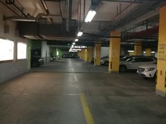 -五月花生活广场-停车场