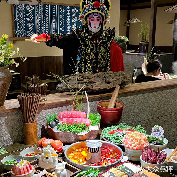 金坛的！！！吃到了云南现舂锅！