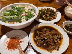 -茅屋大酒店