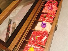 -左庭右院鲜牛肉火锅黑金店(陆家嘴中心店)