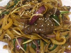 头抽干炒牛河-清心鸡沙田乳鸽店·非遗传承(石溪店)