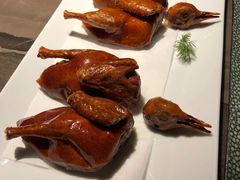 脆皮乳鸽-新荣记(BFC外滩金融中心店)