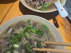 -大众跷脚牛肉馆·非遗传承单位(峨眉山店)