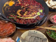 -黄潇洒老火锅(九眼桥宏济巷店)