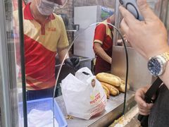 -Bánh Mì Huynh Hoa