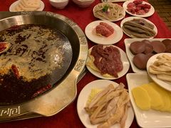 -山城年华老火锅(玉林店)