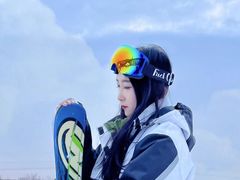 -采薇庄园四季滑雪场