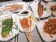 -威记烧嘢·南宁烧烤·超级生牛(绿地店)