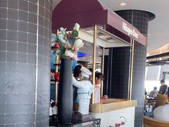-宝利来国际大酒店-凤凰阁旋转餐厅