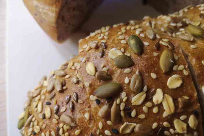 石皮面包铺(妇幼保健院店)-"妇幼保健院门诊大楼一楼,环境挺不错的,可