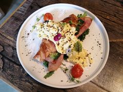 黑松露培根滑蛋可颂-HIGH FIVE哈福手工汉堡(桂林路店)