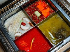 -巴渝瓦肆重庆鲜火锅(宝龙环湖店)