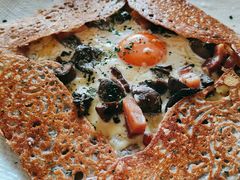 熏肉鸡蛋芝士奶油蘑菇可丽饼-RAC BAR(安福路店)