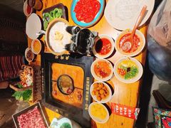 -老牌坊云南鱼豆花火锅(爱建店)