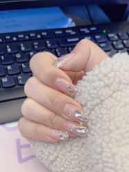 -七彩虹美甲美睫 半永久