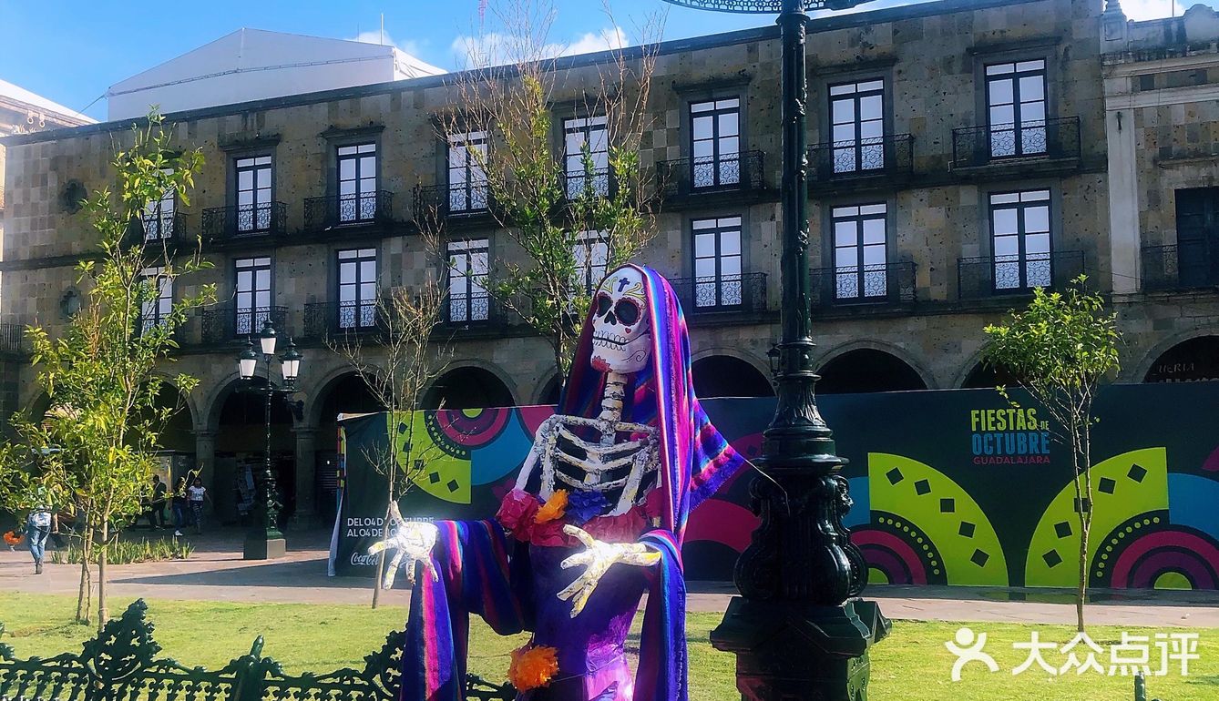 在墨西哥瓜达拉哈拉赶上一场印第安风俗的万圣节🎃
