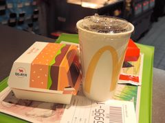 -麦当劳(上海虹桥站30B检票口楼上)