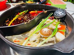 -钢管厂五区小郡肝串串香(奥克斯广场锦城万达店)