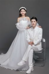 点击看大图 -挪娅婚纱摄影皇家会所