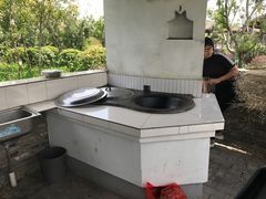 餐饮设施土灶台-嬉乐湾休闲旅游区