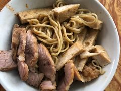 -松树干拌面店