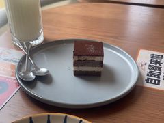 -必胜客(WOW阿罗海店)