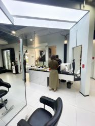 -U·NI SALON 造型