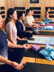 -威思丽高温瑜伽会馆